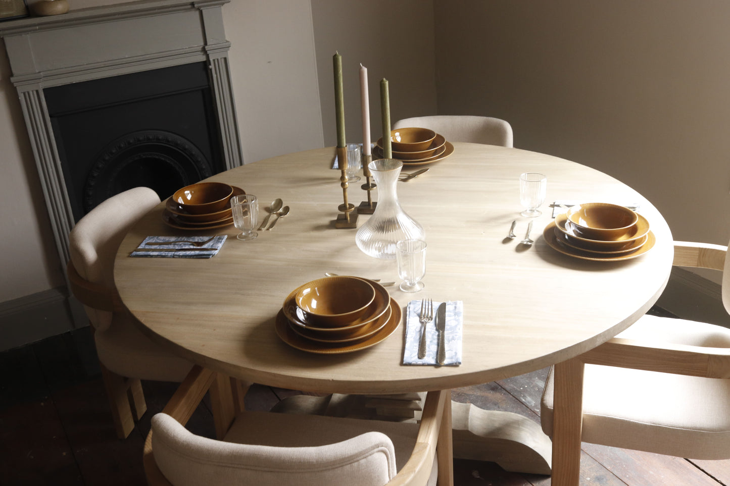 Rustic Round Pedestal Dining Table in Natural Wood 150cm