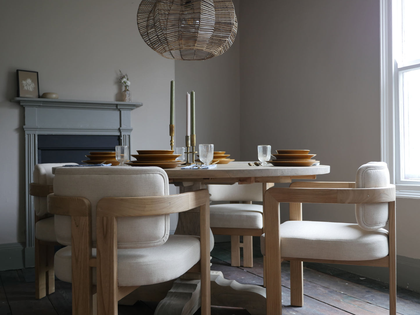 Rustic Round Pedestal Dining Table in Natural Wood 150cm