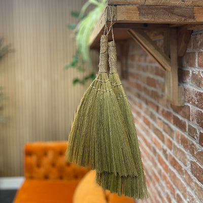 Set of 4 Pampas Fan Brooms